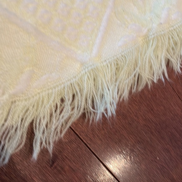 Vintage yellow blanket - Picture 3 of 4
